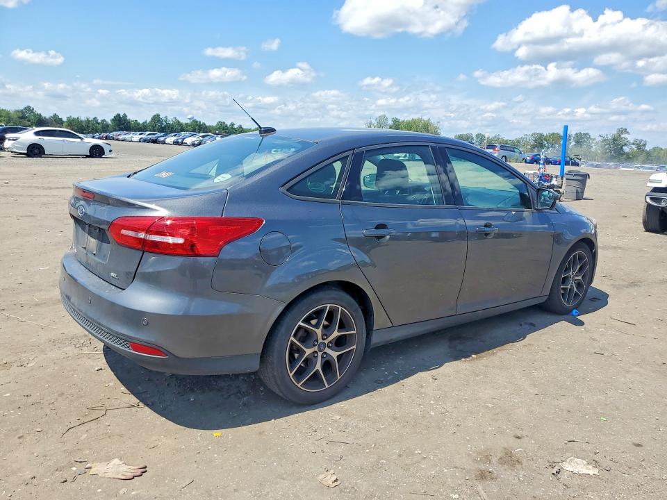 Photo 3 from auction – 2017 FORD FOCUS with VIN 1FADP3H25HL256378