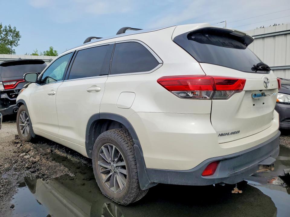 Photo 2 from auction – 2017 TOYOTA HIGHLANDER with VIN 5TDJZRFH2HS369950