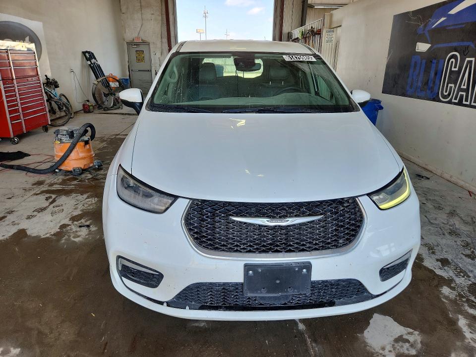 Photo 5 from auction – 2023 CHRYSLER PACIFICA with VIN 2C4RC1L75PR611607