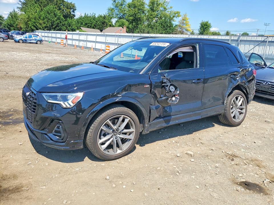 AUDI Q3 2024 مع رقم تعريف المركبة WA1EECF33R1090384 - صورة من المزاد