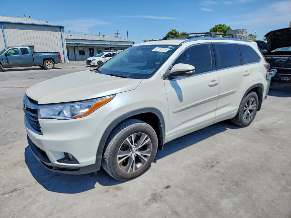 TOYOTA HIGHLANDER 2016 with VIN 5TDJKRFH8GS327169 - Photo from auction