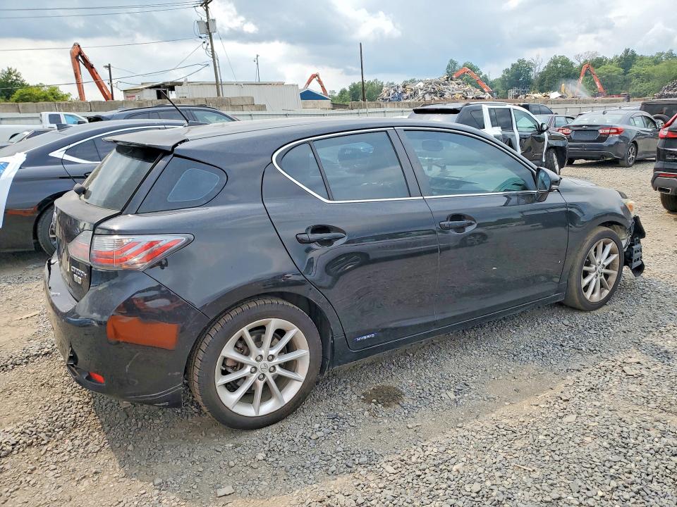 Foto 3 de la subasta – 2013 LEXUS CT con VIN JTHKD5BH7D2171897