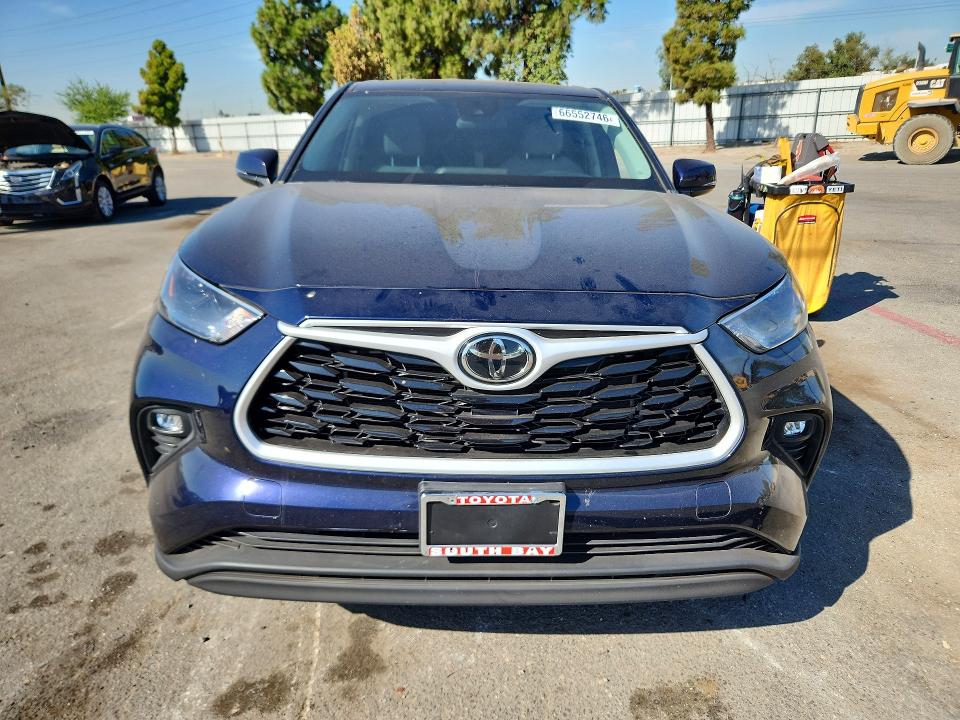Photo 5 from auction – 2023 TOYOTA HIGHLANDER with VIN 5TDKDRAHXPS020754