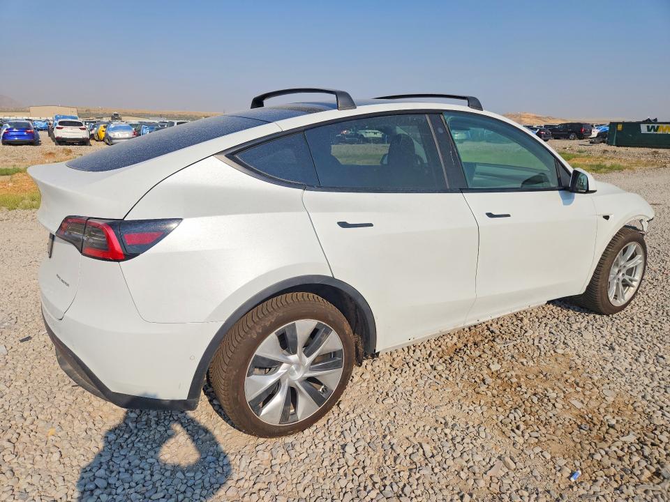 Photo 3 from auction – 2021 TESLA MODEL Y with VIN 5YJYGDEE4MF097043