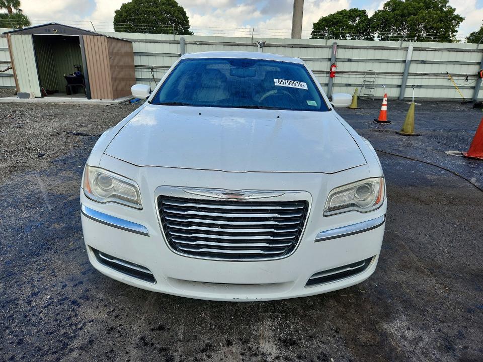 Photo 5 from auction – 2014 CHRYSLER 300 with VIN 2C3CCAAG9EH335996