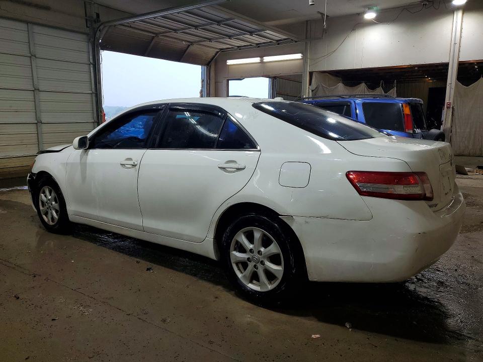 Photo 2 from auction – 2011 TOYOTA CAMRY with VIN 4T1BF3EK7BU647442