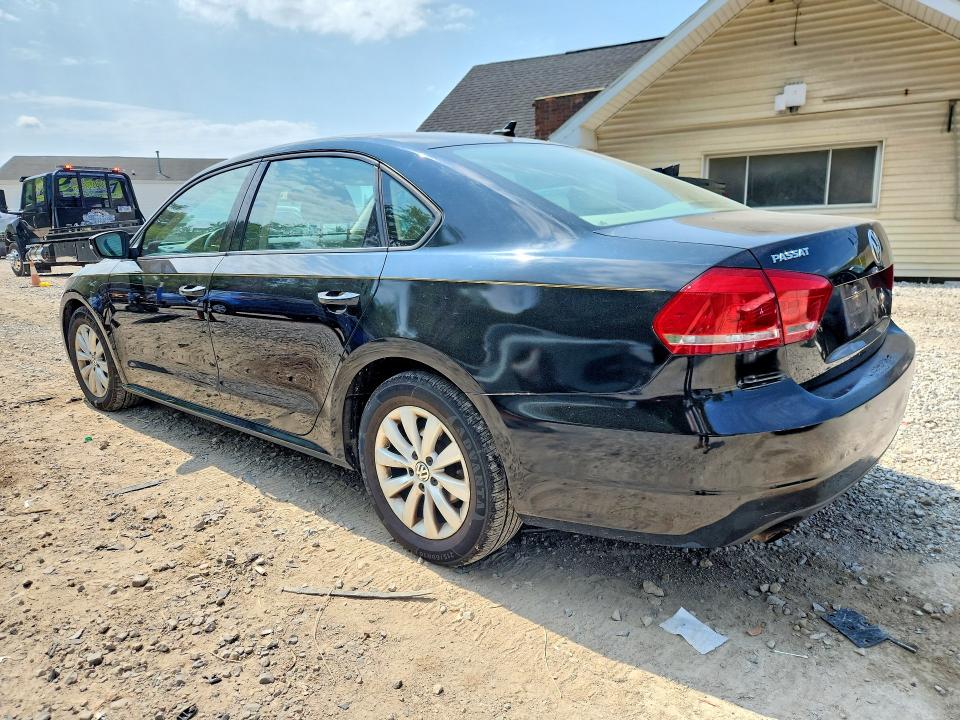 Photo 2 from auction – 2014 VOLKSWAGEN PASSAT with VIN 1VWAP7A35EC003562
