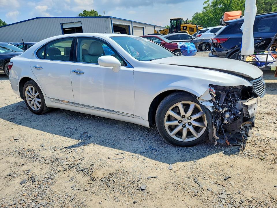 Photo 4 from auction – 2008 LEXUS LS with VIN JTHBL46F085083803