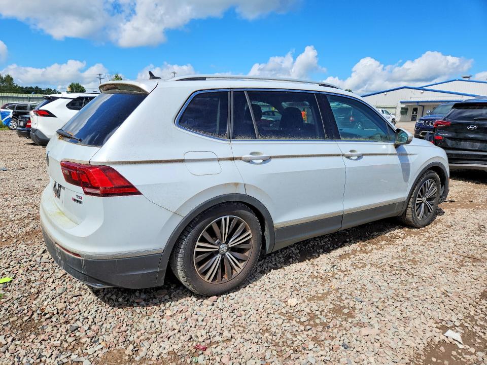 Photo 3 from auction – 2018 VOLKSWAGEN TIGUAN with VIN 3VV2B7AX7JM196350