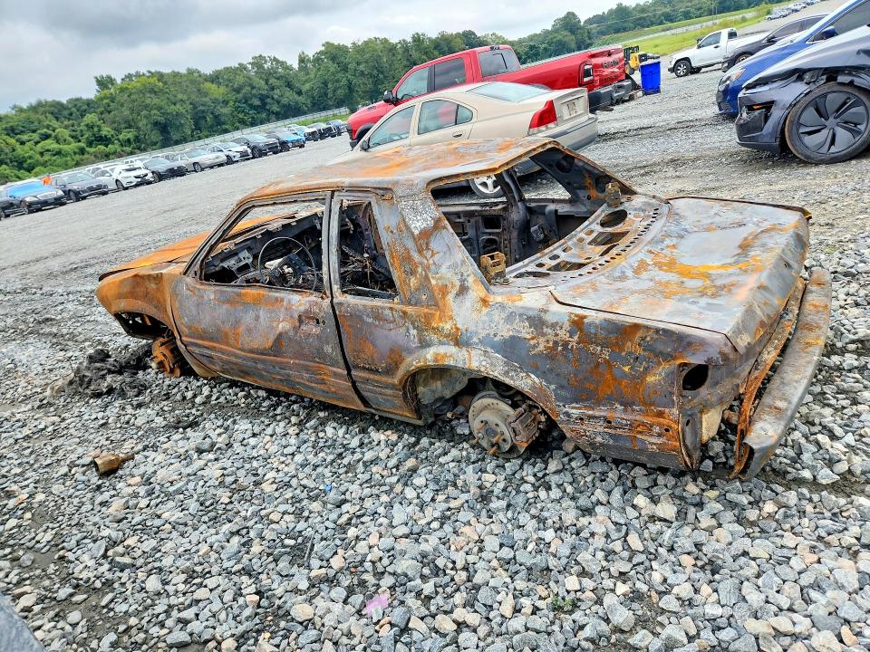 Photo 2 from auction – 1992 FORD MUSTANG with VIN 1FACP40E1NF122260