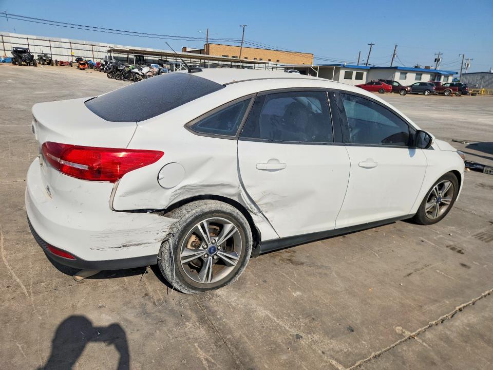 Photo 3 from auction – 2016 FORD FOCUS with VIN 1FADP3FE1GL378943