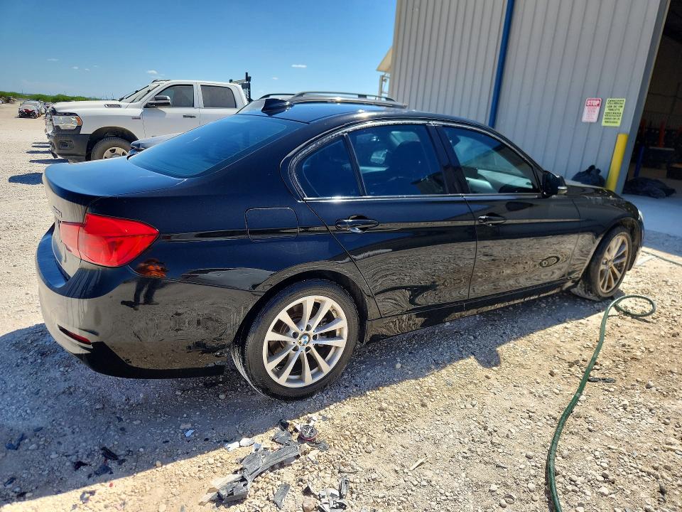 Photo 3 from auction – 2017 BMW 320 with VIN WBA8E1G35HNU18642