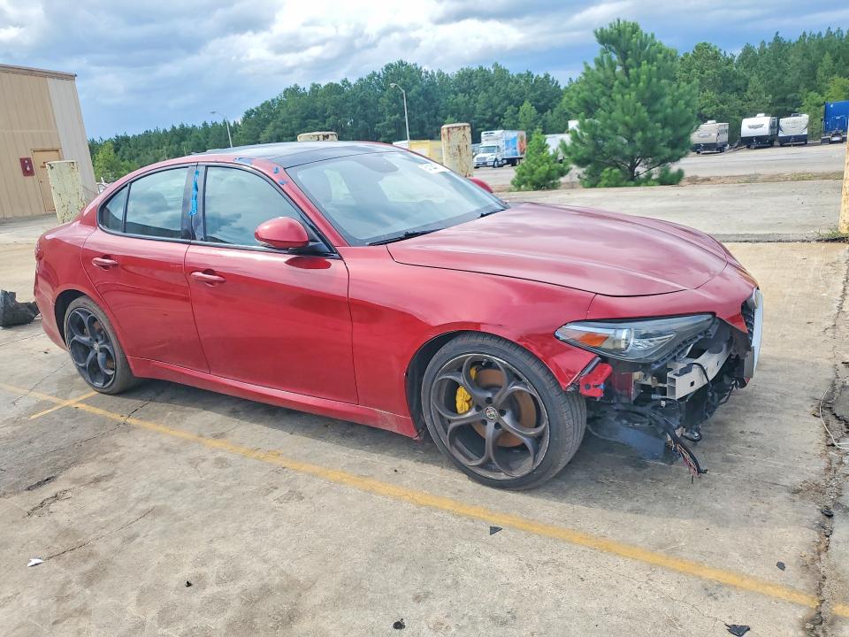 Photo 4 from auction – 2017 ALFA ROMEO GIULIA with VIN ZARFAECN1H7561781