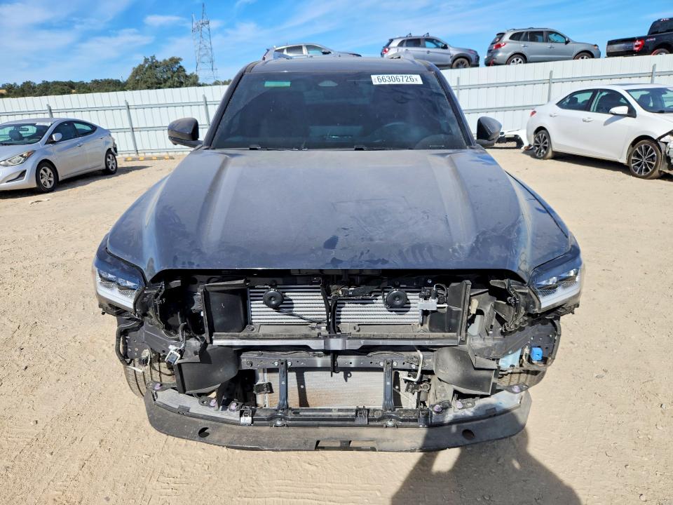 Zdjęcie 5 z aukcji – 2025 TOYOTA 4RUNNER z VIN JTEVA5BRXS5073731