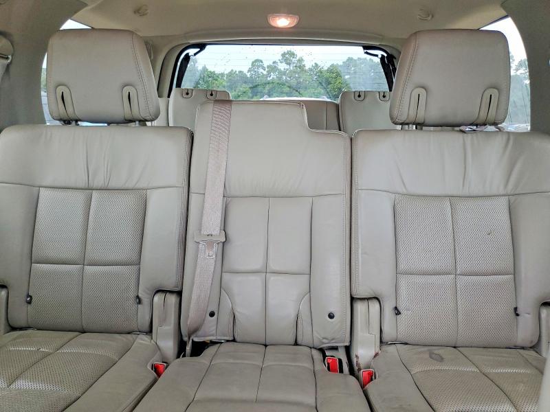 Photo 10 from auction – 2011 LINCOLN NAVIGATOR with VIN 5LMJJ2H5XBEJ02062