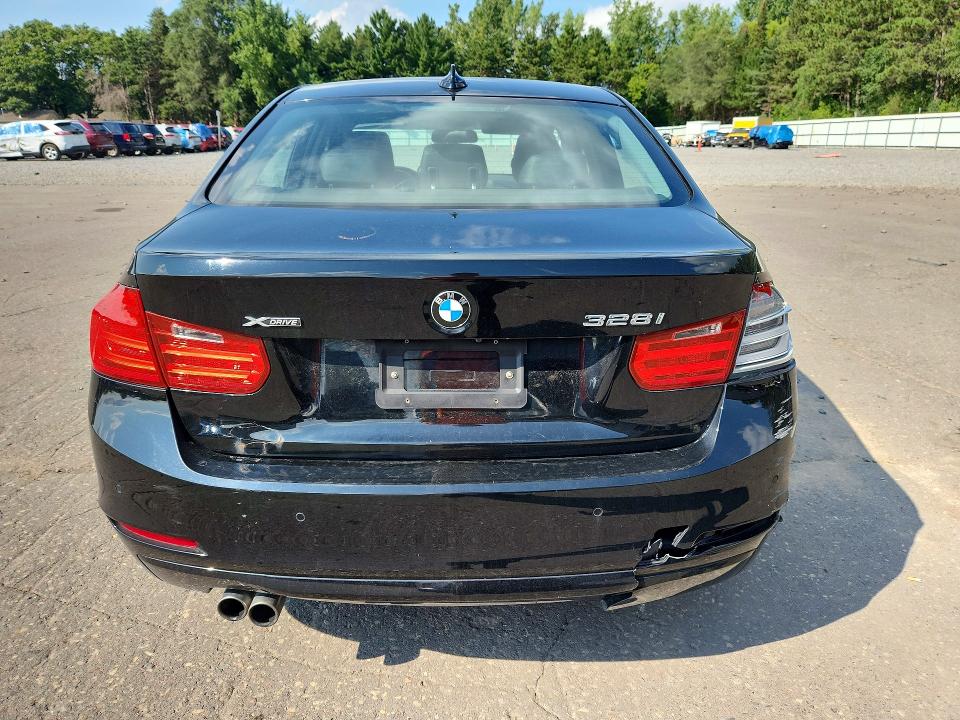 Photo 6 from auction – 2014 BMW 328 with VIN WBA3B5G57ENS09538