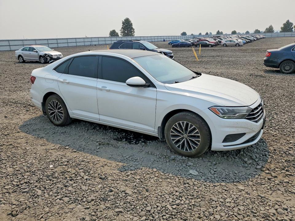 Photo 4 from auction – 2019 VOLKSWAGEN JETTA with VIN 3VWCB7BUXKM276070