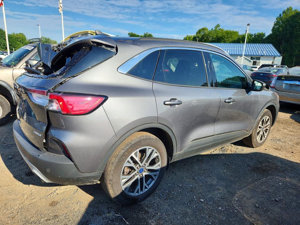 Photo 3 from auction – 2022 FORD ESCAPE with VIN 1FMCU9H62NUB04855