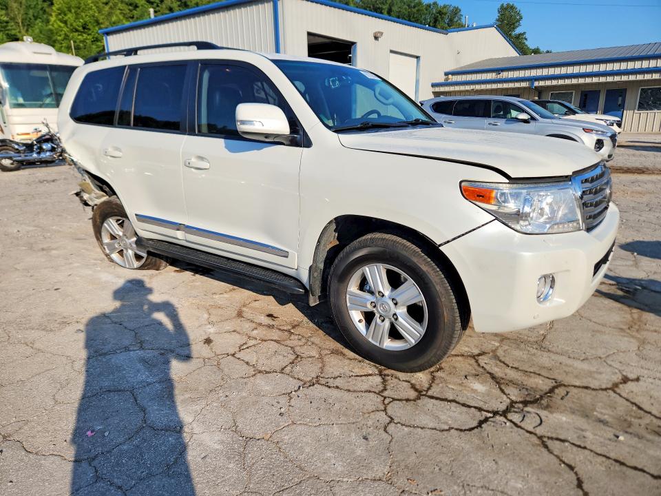 Photo 4 from auction – 2015 TOYOTA LAND CRUISER with VIN JTMHY7AJ3F4030851