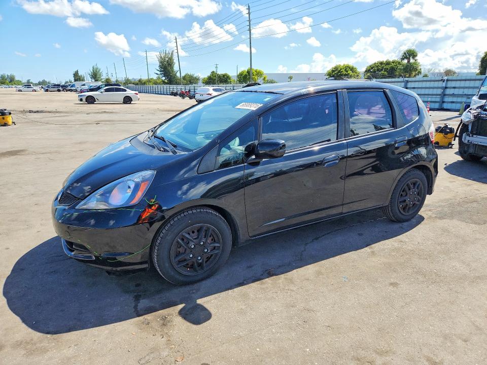 HONDA FIT 2012 z numerem VIN JHMGE8H39CC027065 - Zdjęcie z aukcji