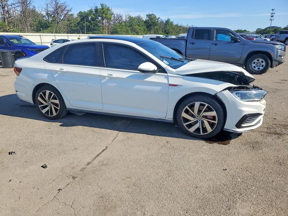 Photo 4 from auction – 2019 VOLKSWAGEN JETTA with VIN 3VW5T7BU1KM228530