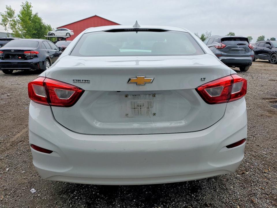 Photo 6 from auction – 2018 CHEVROLET CRUZE with VIN 1G1BE5SM4J7245246