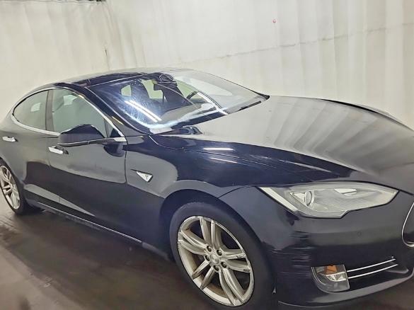 TESLA MODEL S 2015 with VIN 5YJSA1H1XFFP78583 - Photo from auction