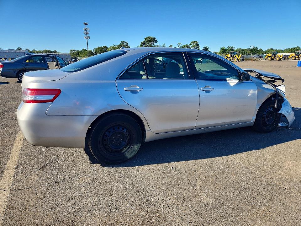 Снимка 3 от търг – 2010 TOYOTA CAMRY с VIN 4T4BF3EK2AR012939