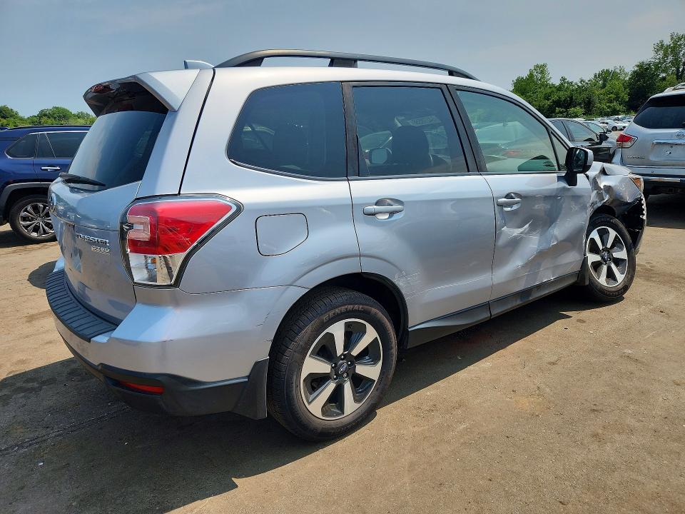Photo 3 from auction – 2017 SUBARU FORESTER with VIN JF2SJAEC2HH528958