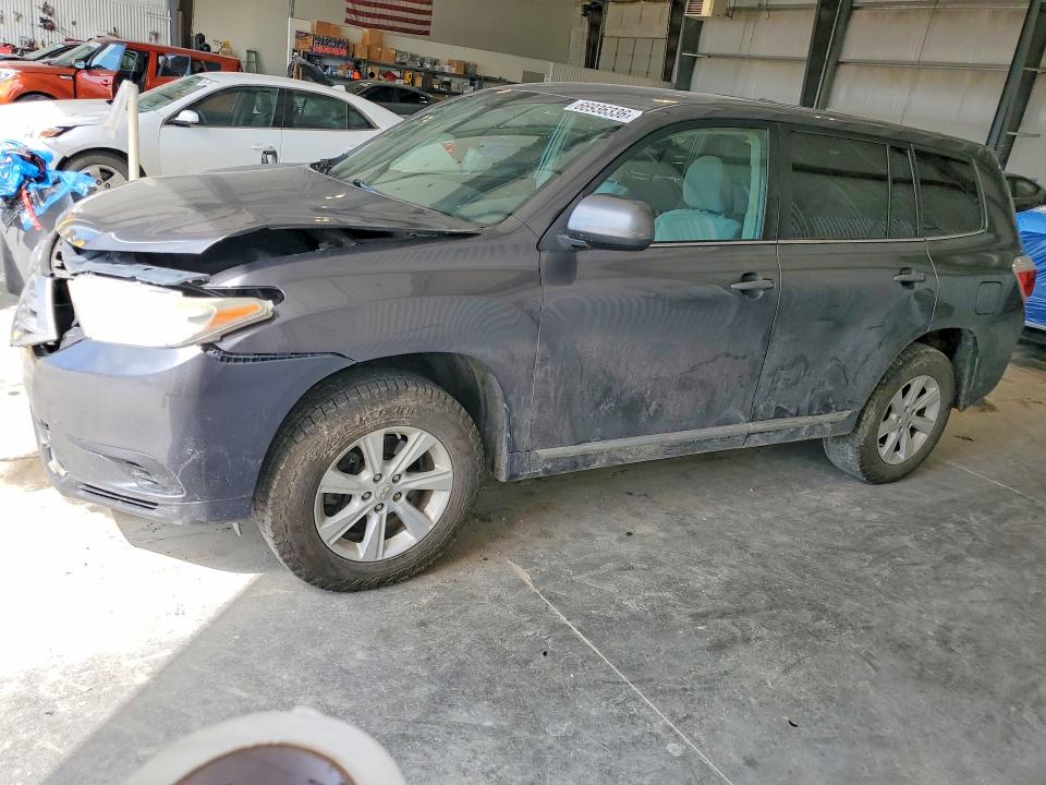 TOYOTA HIGHLANDER 2013 with VIN 5TDBK3EH8DS274133 - Photo from auction