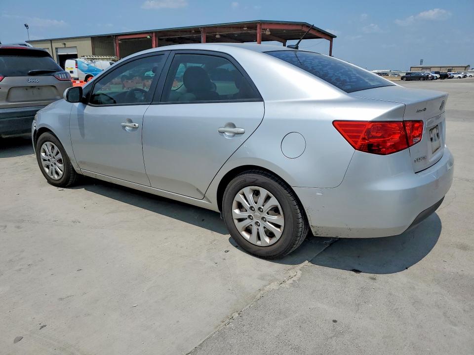 Photo 2 from auction – 2011 KIA FORTE with VIN KNAFT4A24B5887274