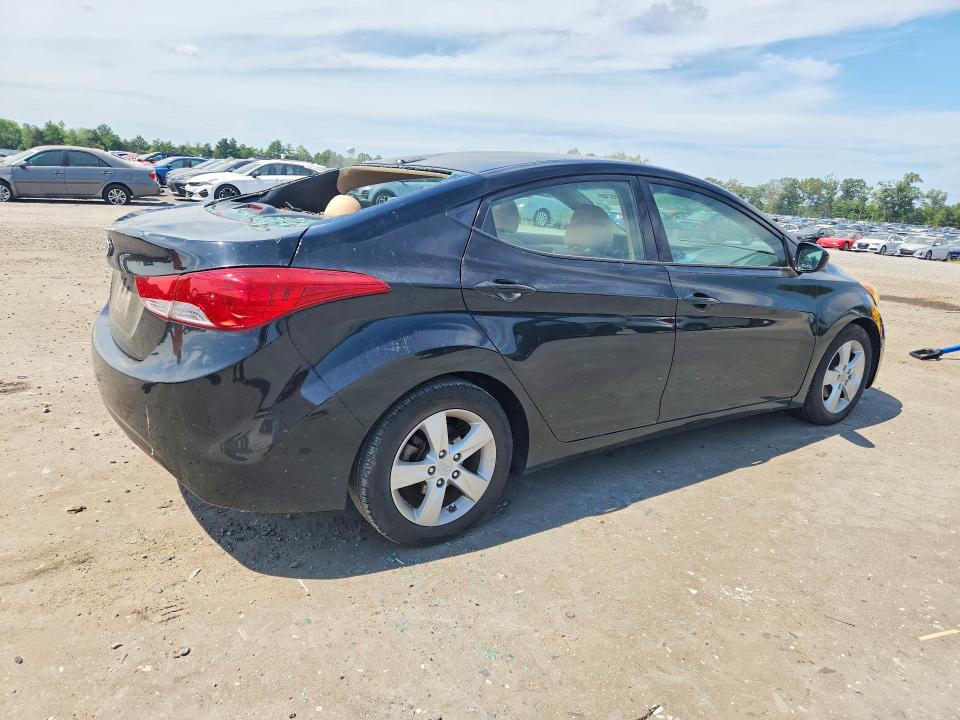 Photo 3 from auction – 2013 HYUNDAI ELANTRA with VIN 5NPDH4AE0DH321105