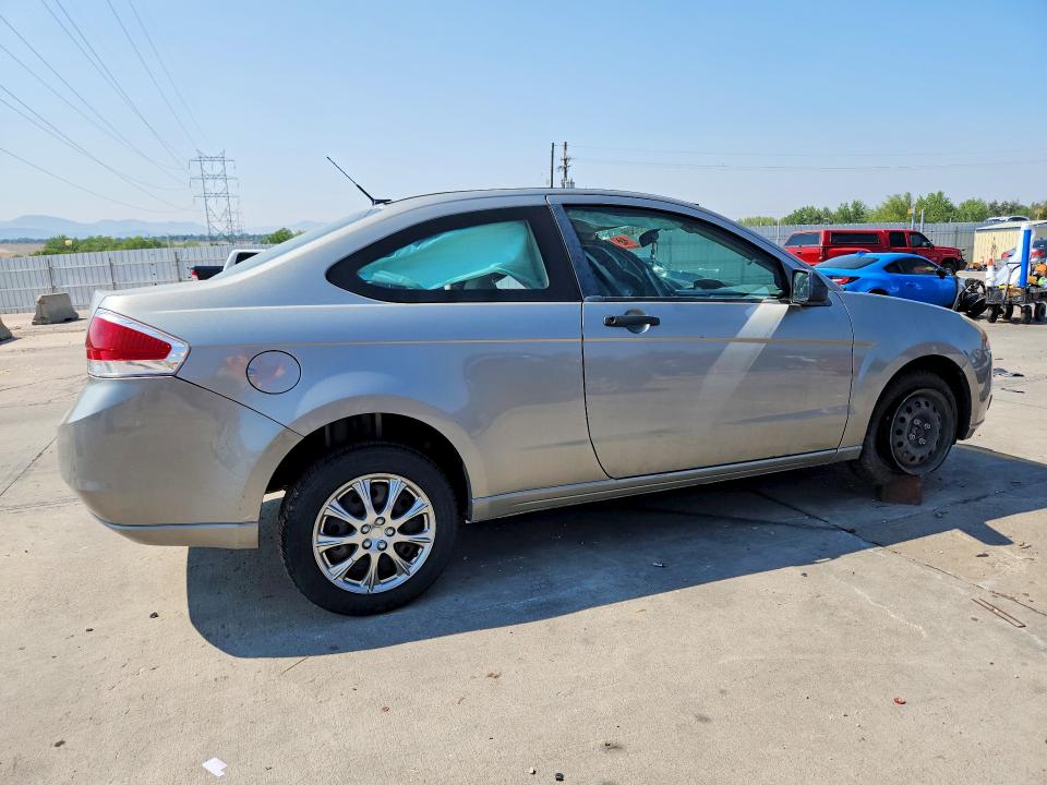 Photo 3 from auction – 2008 FORD FOCUS with VIN 1FAHP32N28W231604