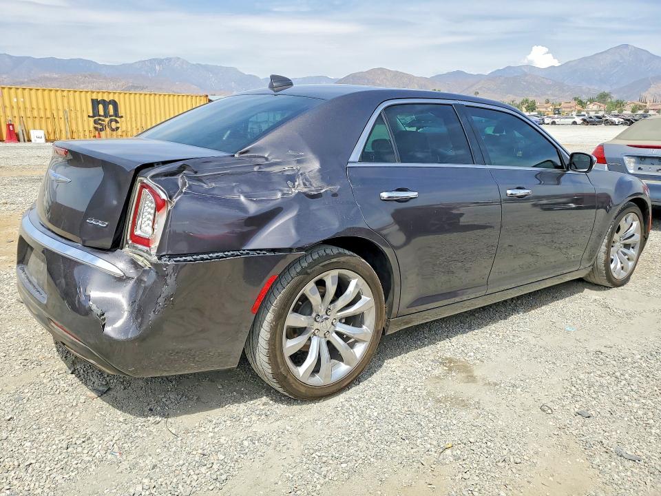Photo 3 from auction – 2019 CHRYSLER 300 with VIN 2C3CCAEGXKH631423