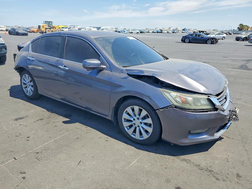 Photo 4 from auction – 2015 HONDA ACCORD with VIN 1HGCR2F73FA012456