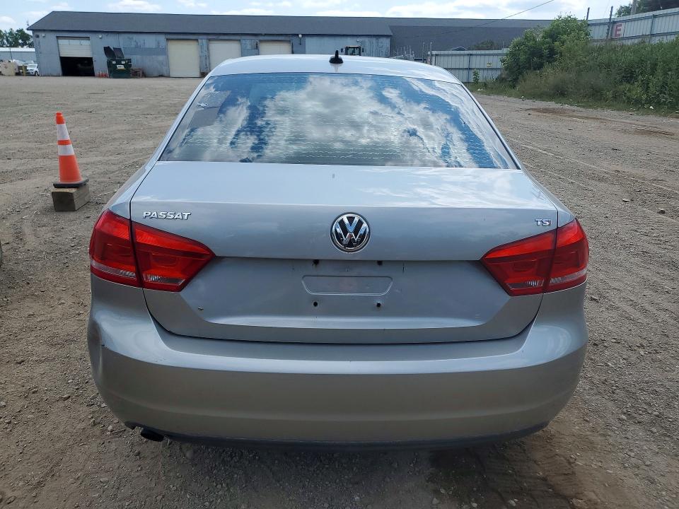 Photo 6 from auction – 2014 VOLKSWAGEN PASSAT with VIN 1VWAT7A3XEC032857