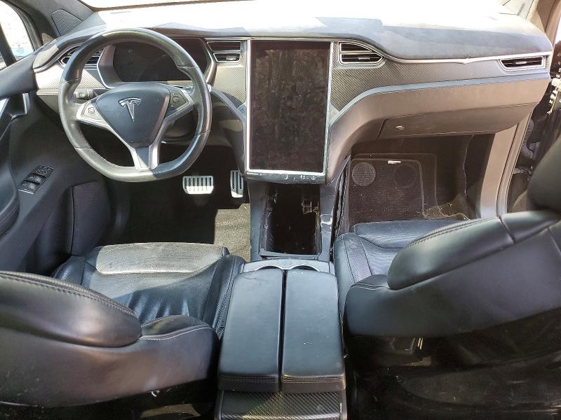 Снимка 8 от търг – 2017 TESLA MODEL X с VIN 5YJXCAE42HF041573