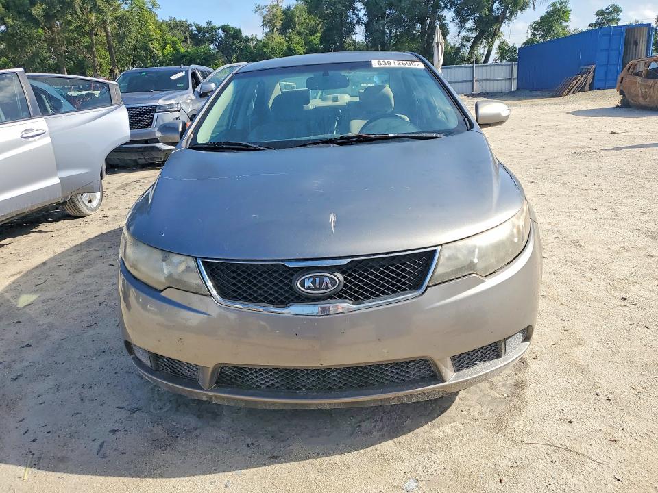 Photo 5 from auction – 2010 KIA FORTE with VIN KNAFU4A23A5861972