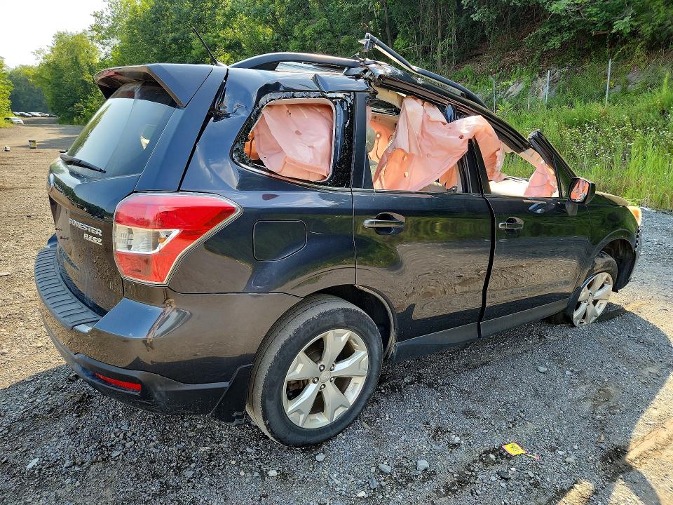 Photo 3 from auction – 2015 SUBARU FORESTER with VIN JF2SJAHC7FH446913