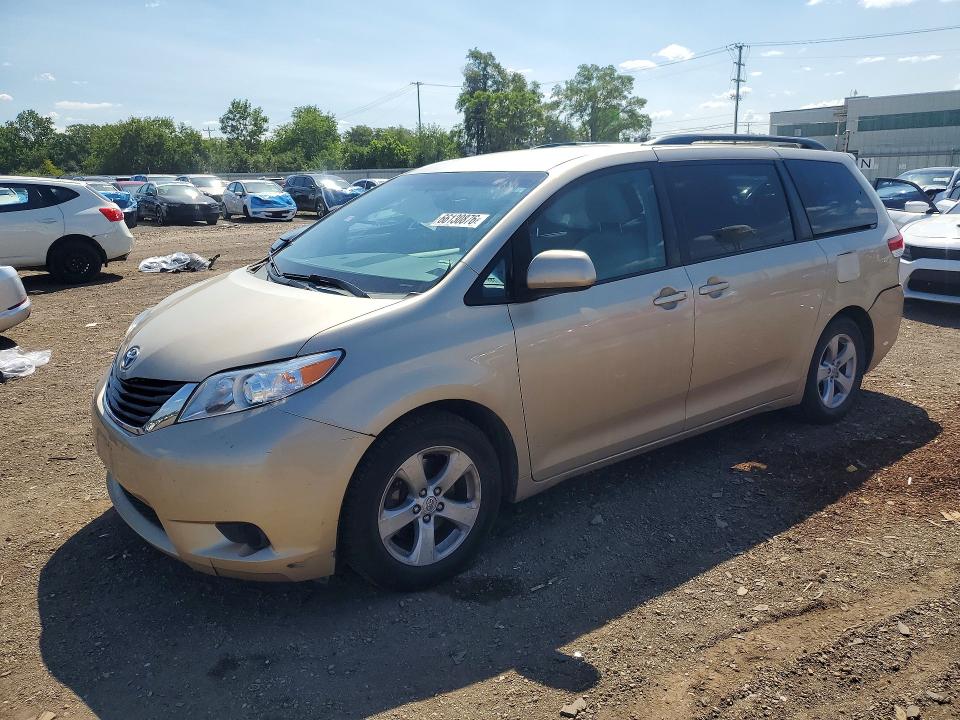 TOYOTA SIENNA 2013 with VIN 5TDKK3DC8DS373265 - Photo from auction