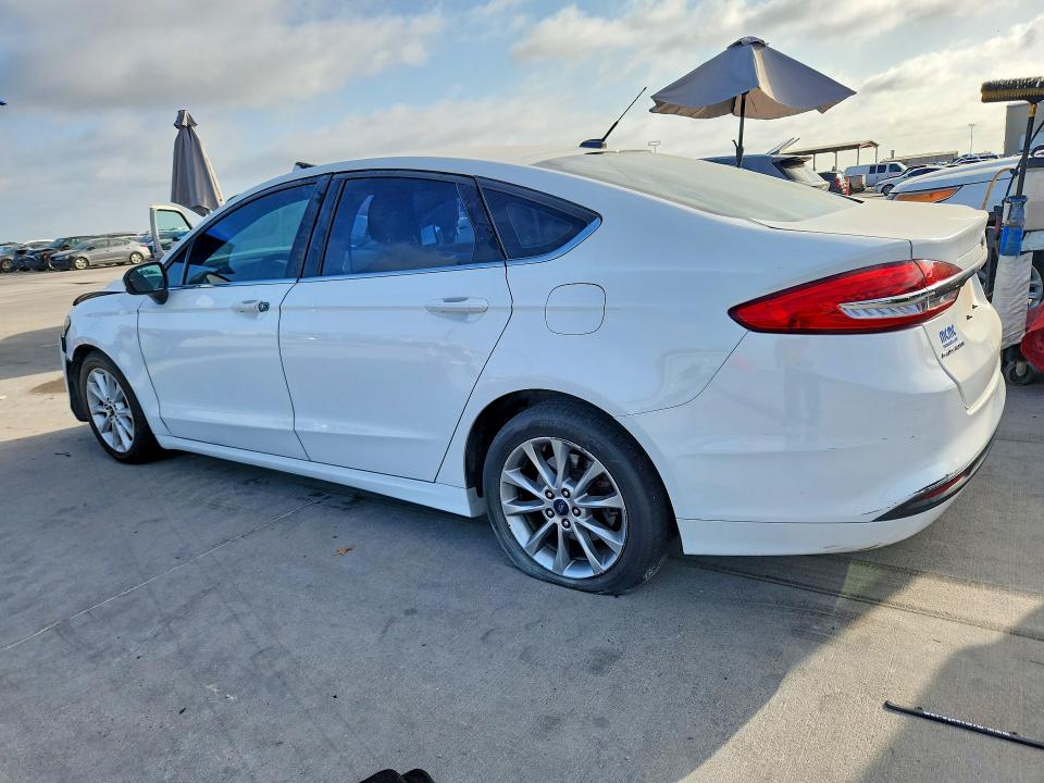 Photo 2 from auction – 2017 FORD FUSION with VIN 3FA6P0H71HR362315