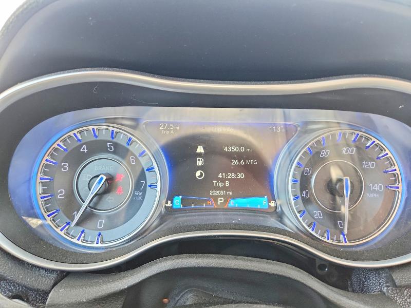 Photo 9 from auction – 2016 CHRYSLER 300 with VIN 2C3CCAAG0GH243176