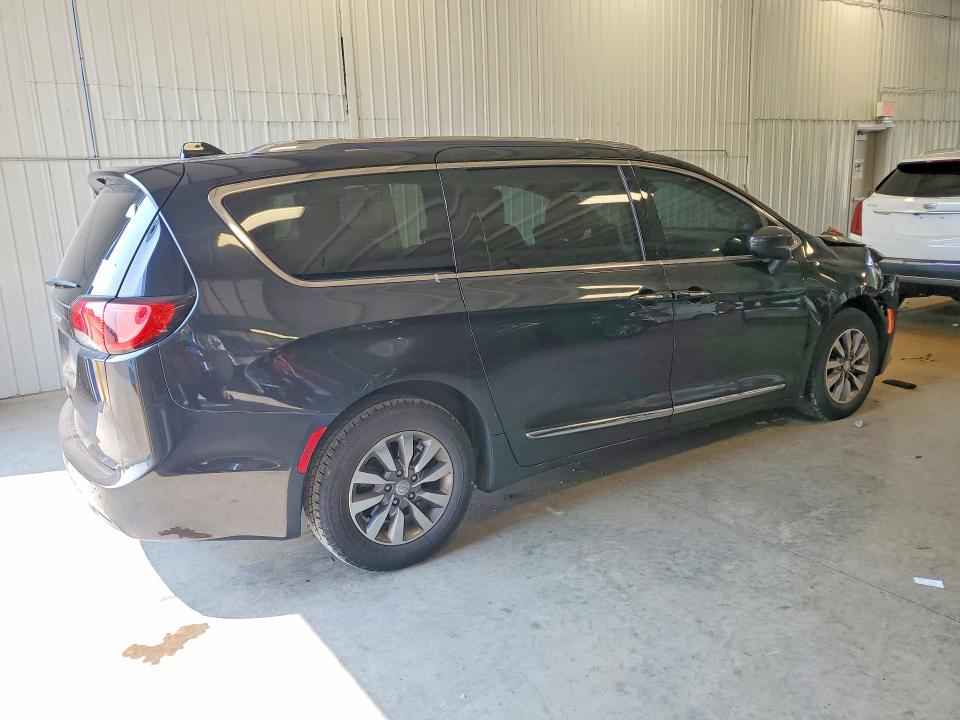 Photo 3 from auction – 2020 CHRYSLER PACIFICA with VIN 2C4RC1EGXLR173142
