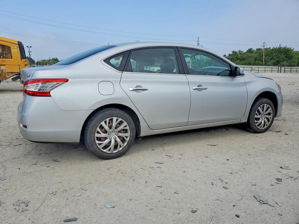 Photo 3 from auction – 2015 NISSAN SENTRA with VIN 3N1AB7AP7FL647898