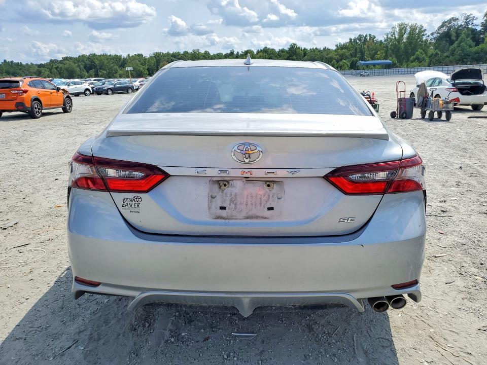 Снимка 6 от търг – 2022 TOYOTA CAMRY с VIN 4T1G11AK1NU003017