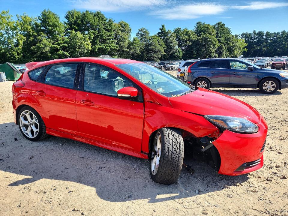 Photo 4 from auction – 2014 FORD FOCUS with VIN 1FADP3L92EL125215