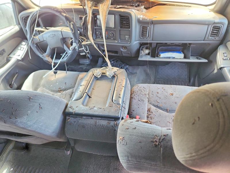Photo 8 from auction – 2003 CHEVROLET SILVERADO with VIN 2GCEC19V431114710