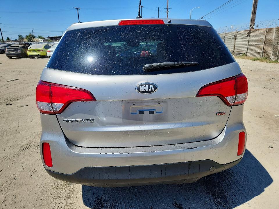 Photo 6 from auction – 2015 KIA SORENTO with VIN 5XYKT3A65FG595306
