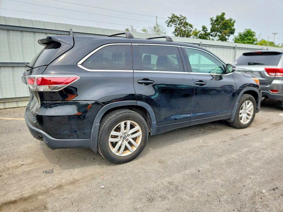 Photo 3 from auction – 2016 TOYOTA HIGHLANDER with VIN 5TDBKRFH4GS245251