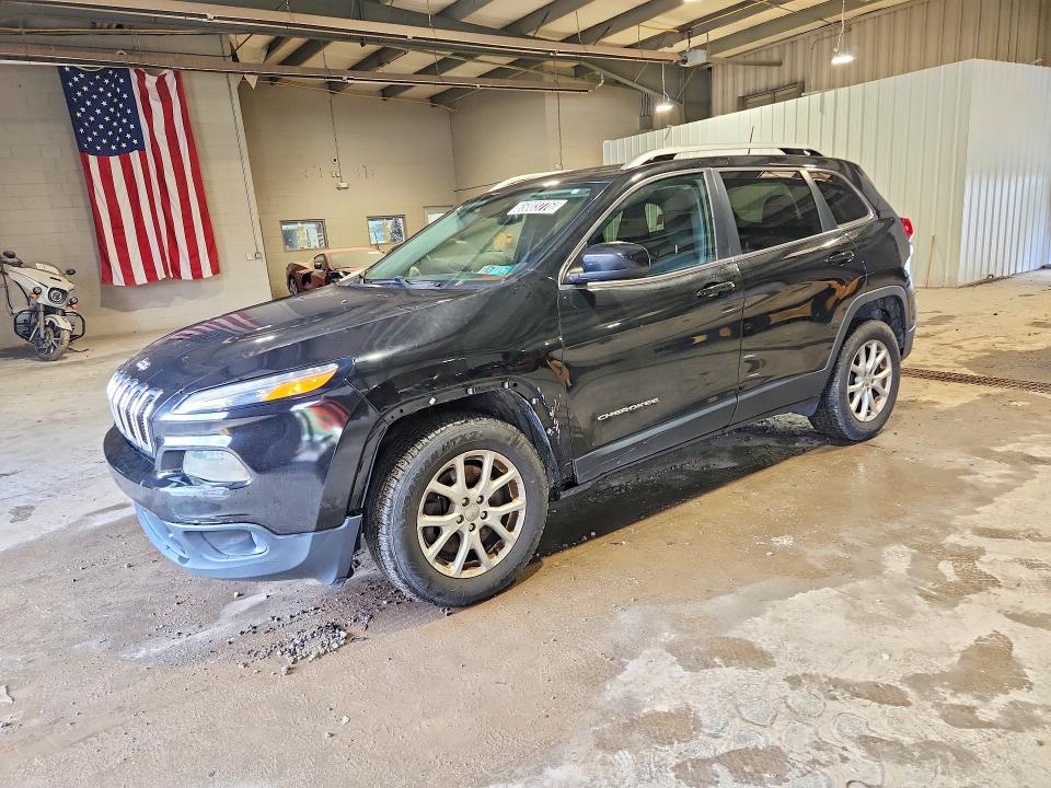 JEEP CHEROKEE 2017 with VIN 1C4PJMCB5HW638348 - Photo from auction